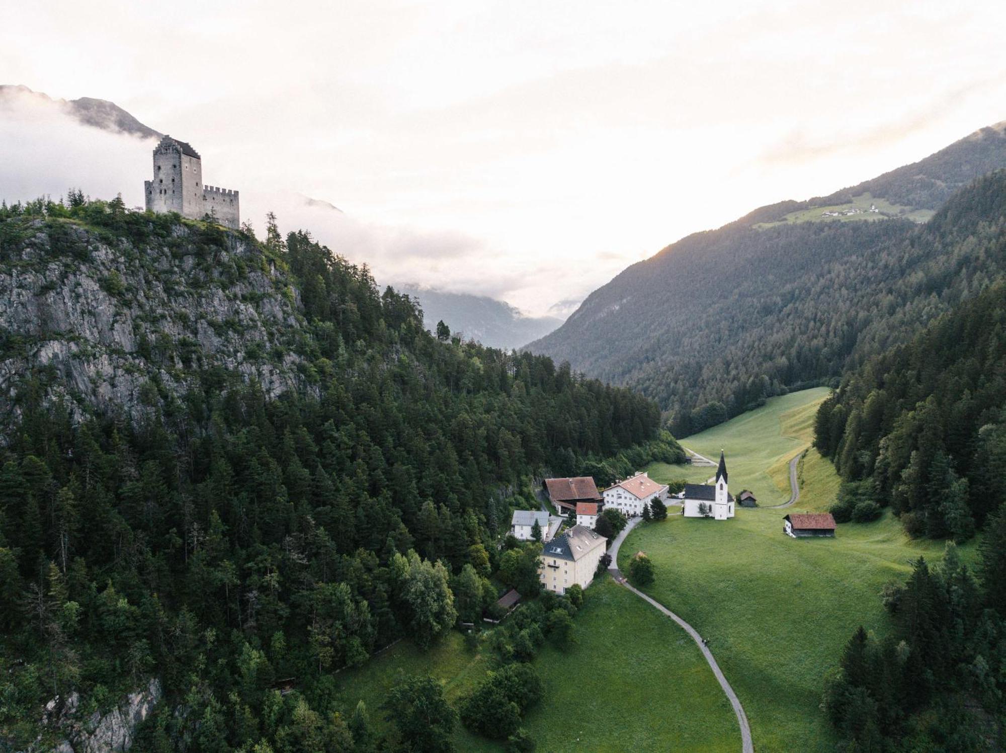 Hotel Gasthof Kronburg Zams Exterior foto