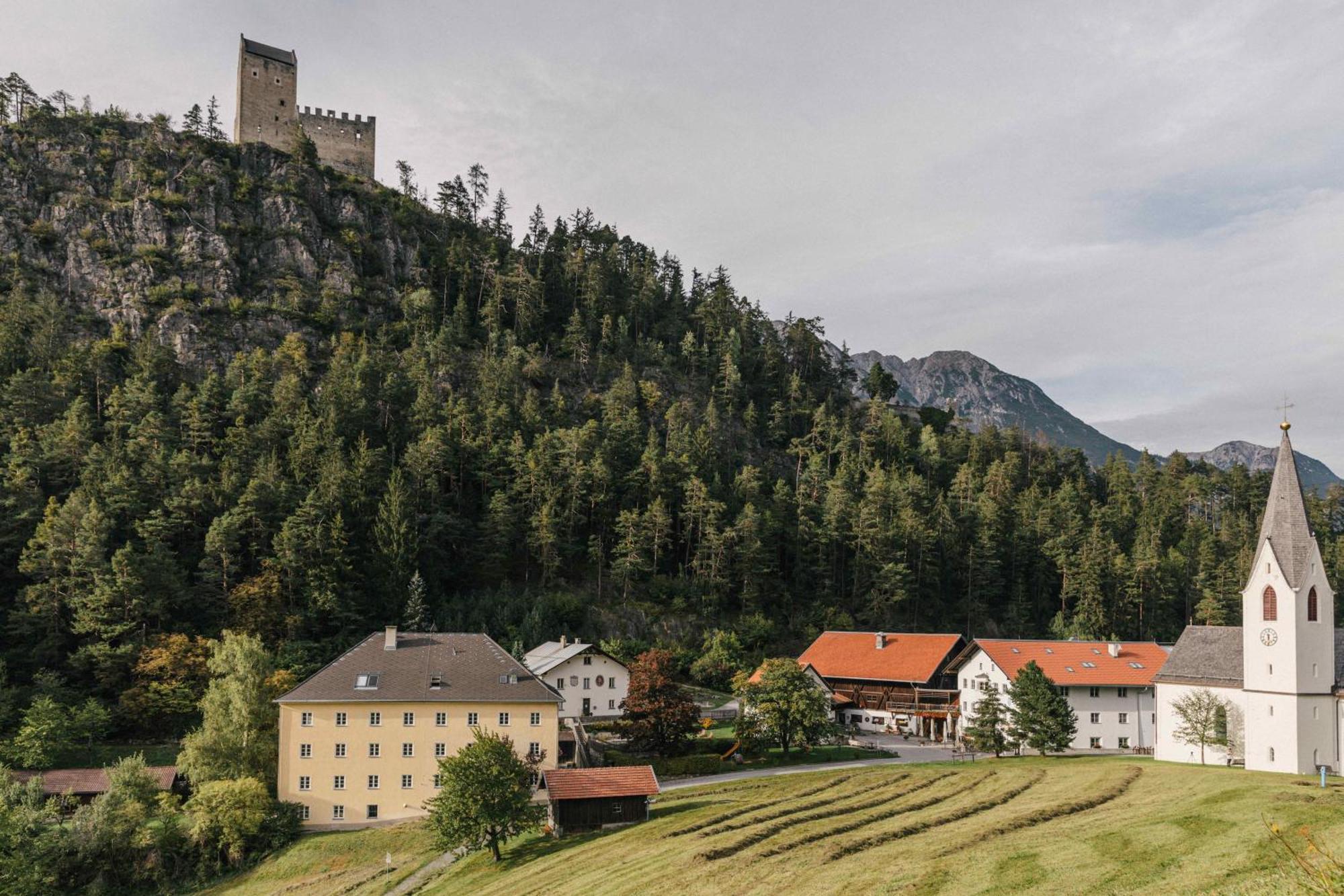 Hotel Gasthof Kronburg Zams Exterior foto